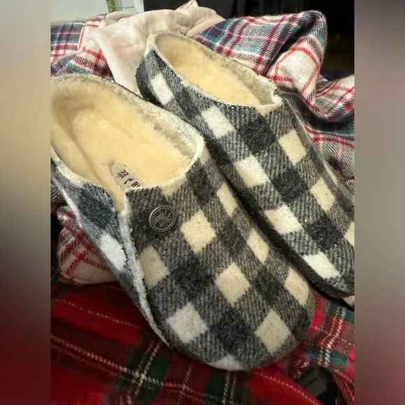Birkenstocks shearling new girls 32 (size 1) plaid clog