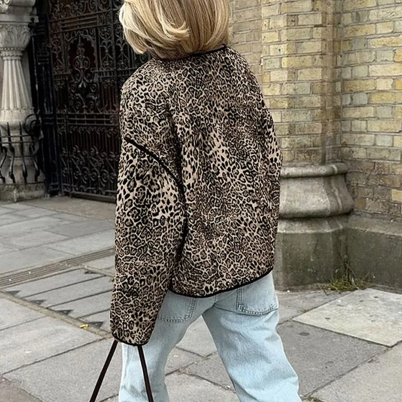 Bold and Cozy Leopard Print Round-Neck Cotton Jacket for Effortless Autumn Style