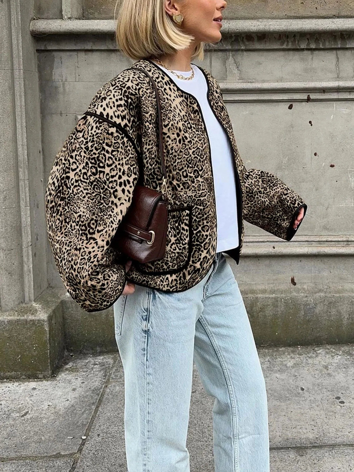Bold and Cozy Leopard Print Round-Neck Cotton Jacket for Effortless Autumn Style
