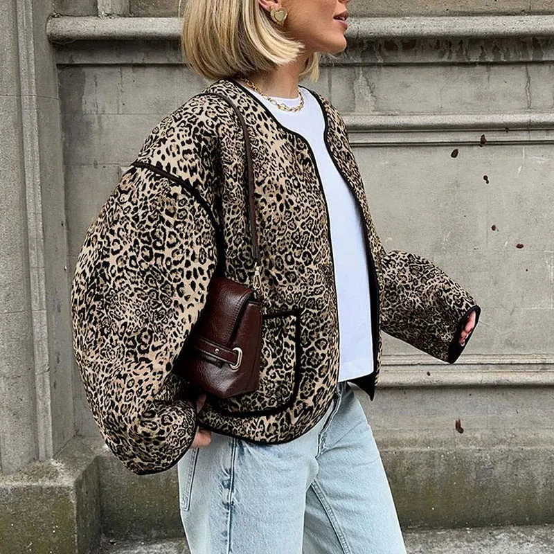 Bold and Cozy Leopard Print Round-Neck Cotton Jacket for Effortless Autumn Style