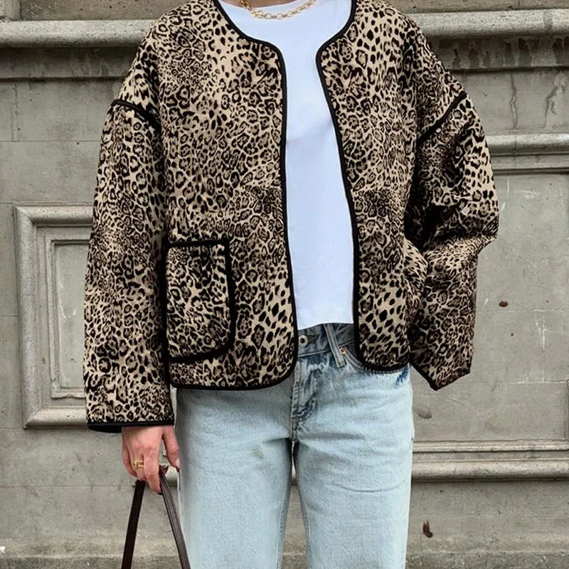 Bold and Cozy Leopard Print Round-Neck Cotton Jacket for Effortless Autumn Style