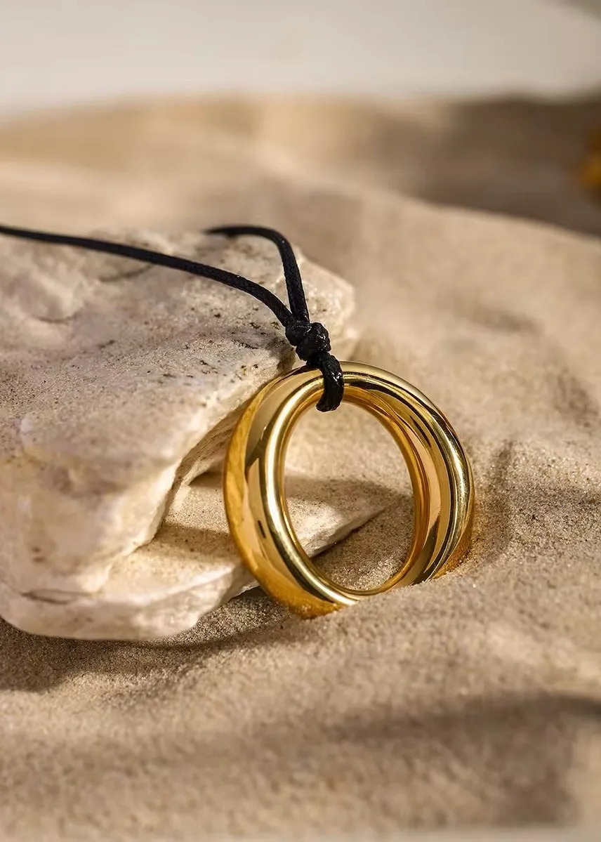 Bold Gold Circle Hollow Pendant Necklace