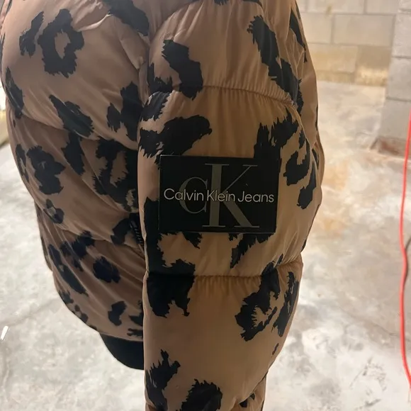 Calvin Klein leopard print puffer