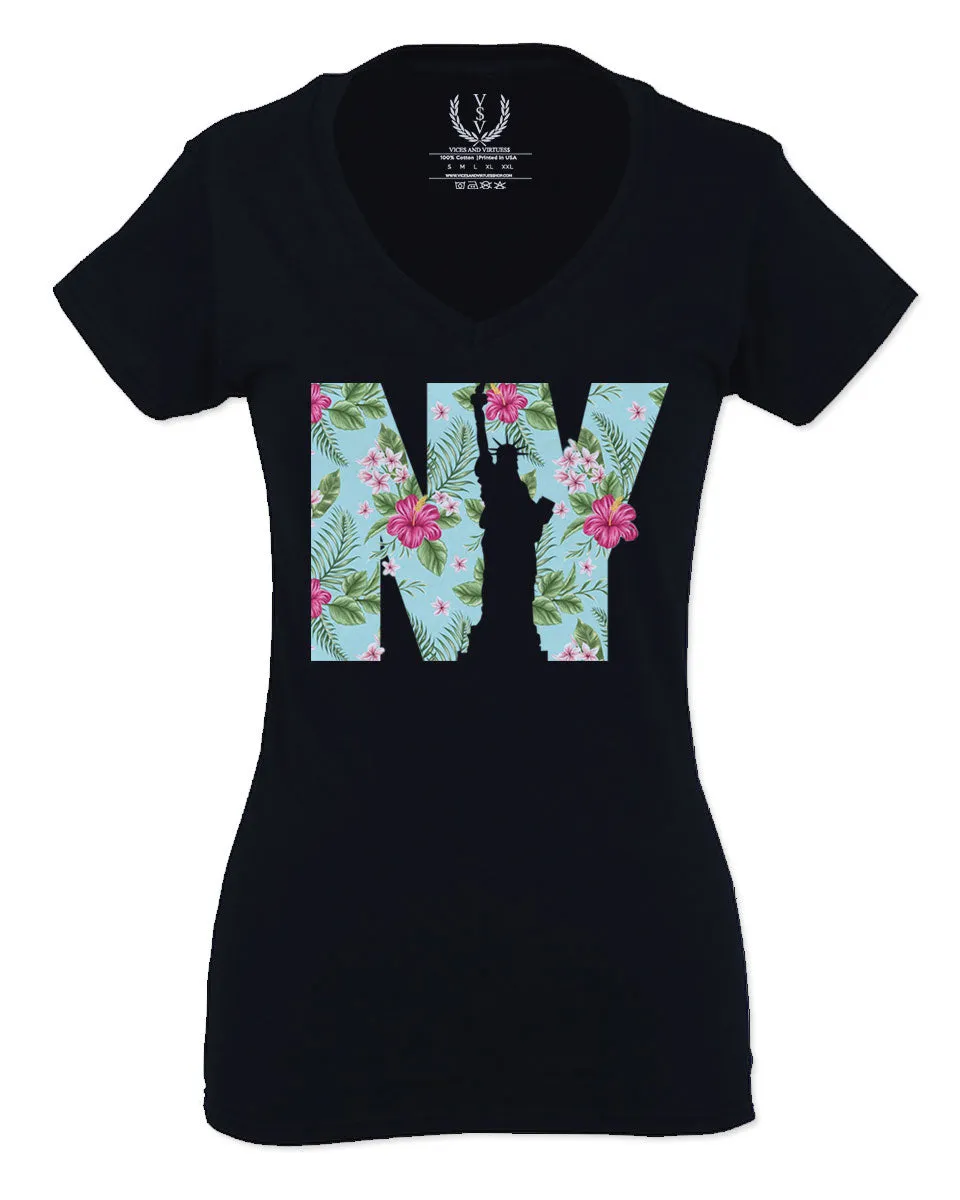 Cool New York Gift Liberty Statue Nyc Floral Beach Summer Vacation Palm For Women V neck fitted T Shirt