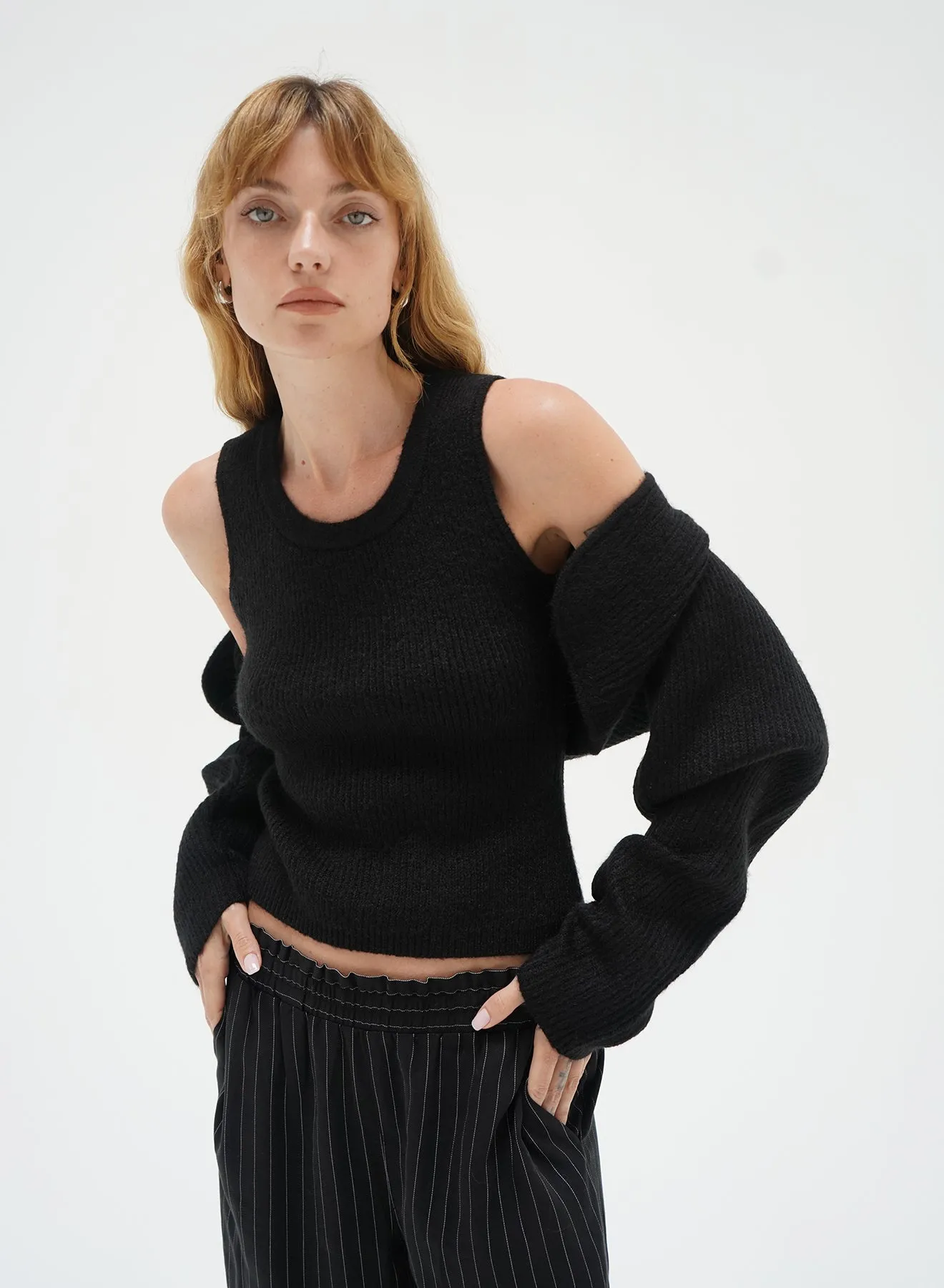 Ean Shrug Sweater Set in Black