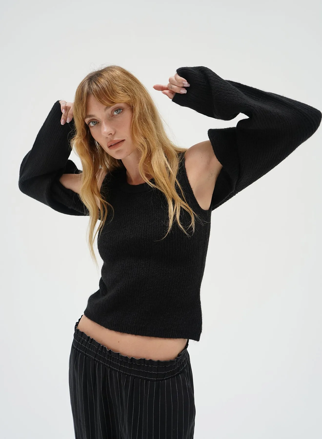 Ean Shrug Sweater Set in Black