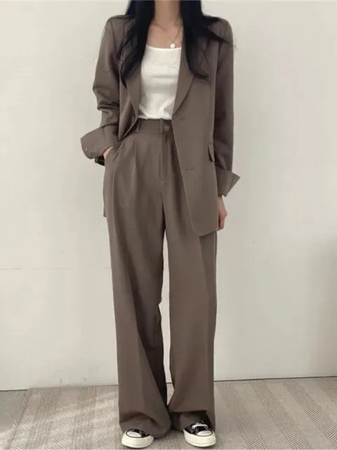 Fashionable Women's Tweed Suit