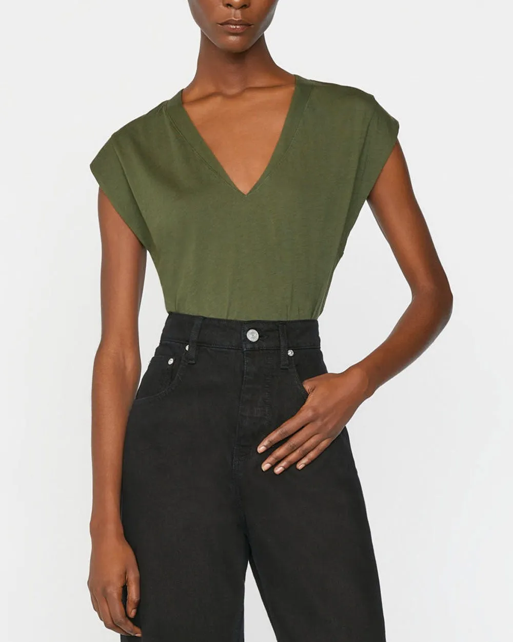 Fatigue Le High Rise V Neck Tee
