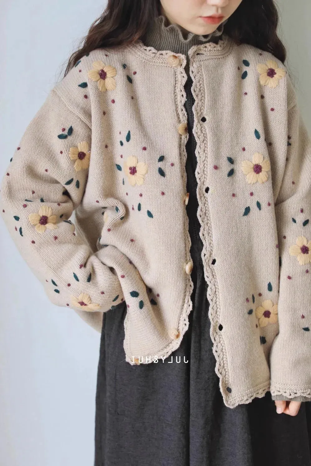 Floral Print Round Neck Sweater