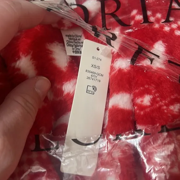 NWT PINK Victoria’s Secret Fluffy Robe Red Pepper Christmas Print Size XS/S