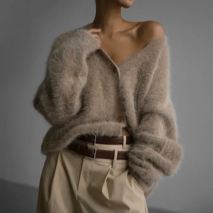 Oversized women's vest made of mohair - soft button closure