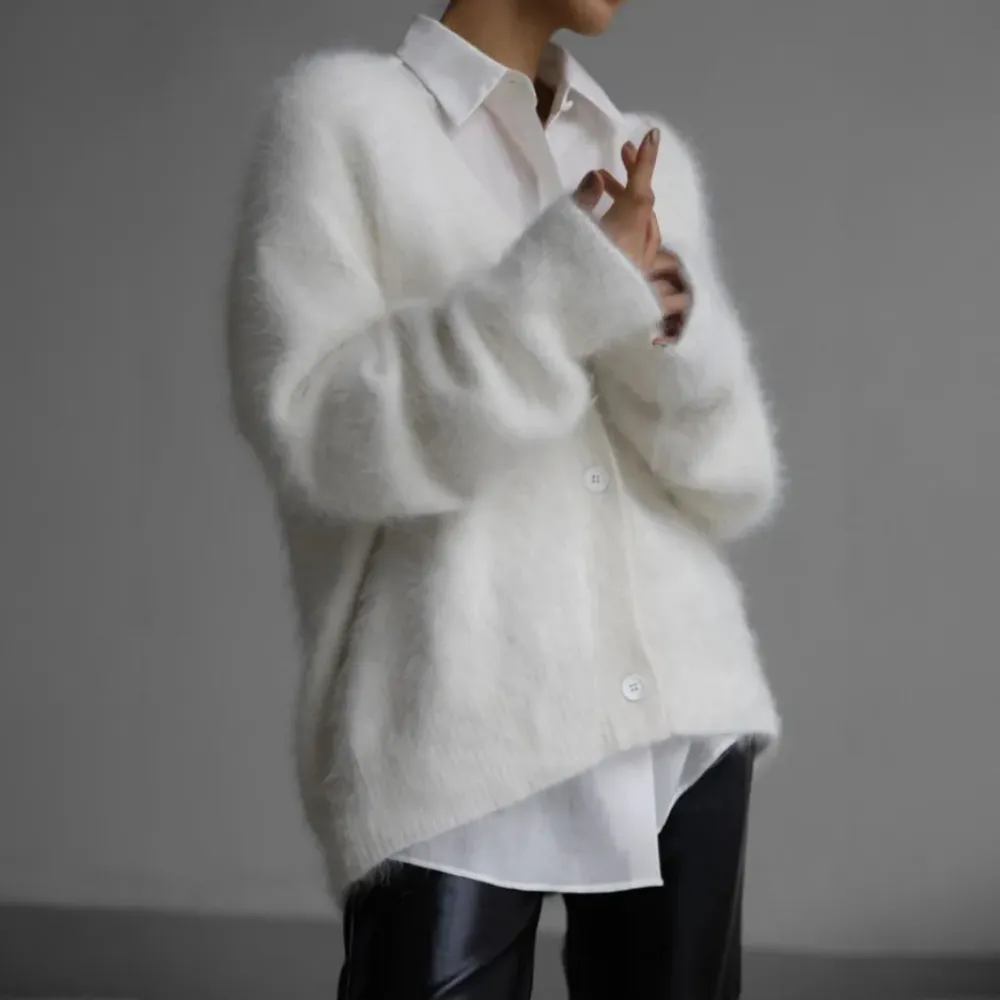 Oversized women's vest made of mohair - soft button closure