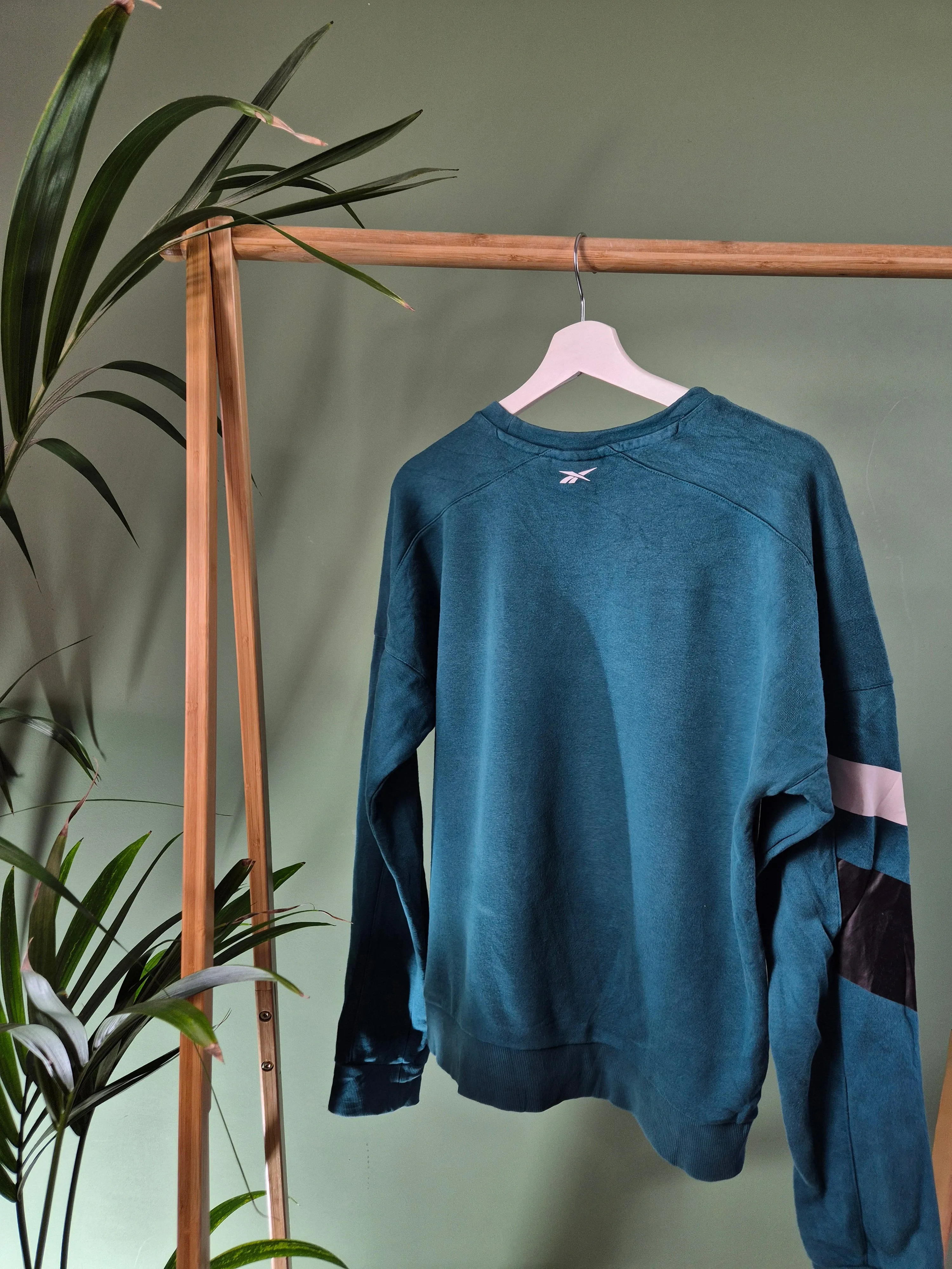 Reebok lightweight sweater maat M