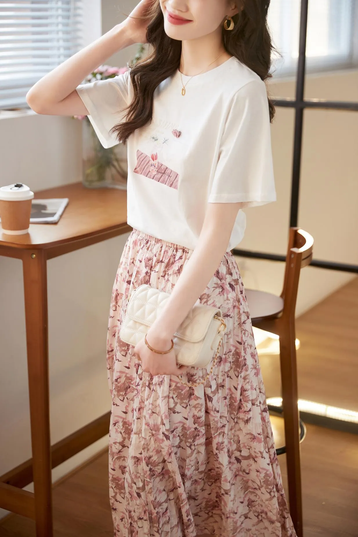 Simplistic Round Neck T-Shirt Featuring Letter Prints in a Relaxed Fit