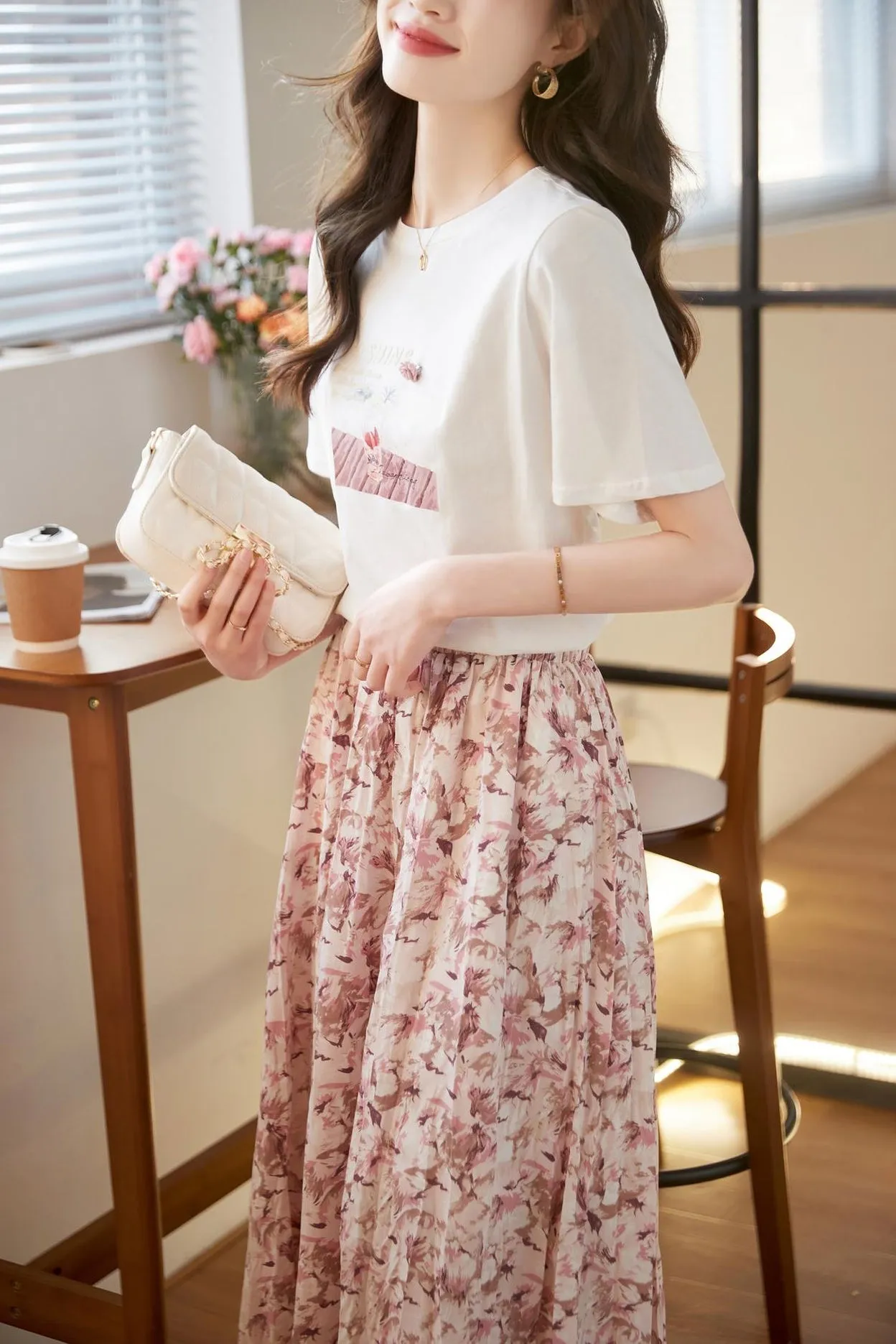Simplistic Round Neck T-Shirt Featuring Letter Prints in a Relaxed Fit