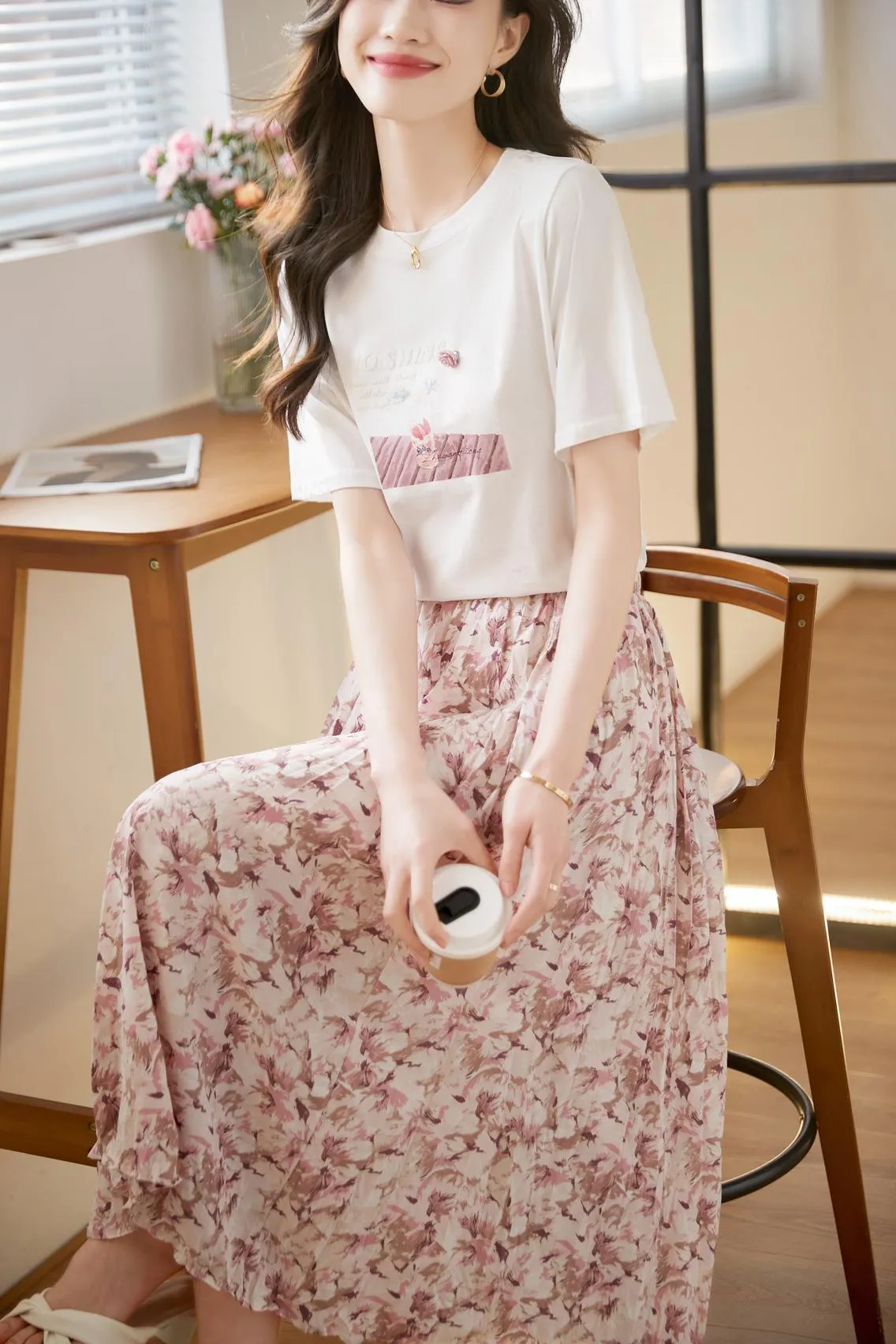 Simplistic Round Neck T-Shirt Featuring Letter Prints in a Relaxed Fit