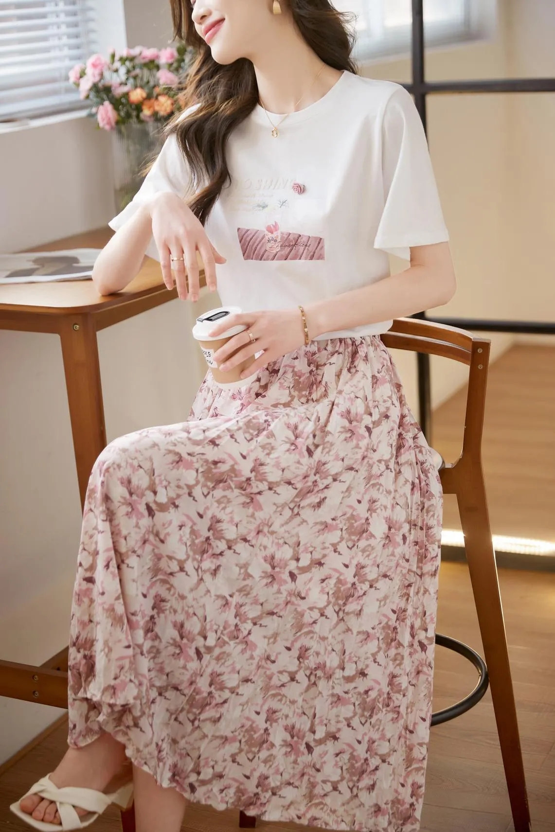 Simplistic Round Neck T-Shirt Featuring Letter Prints in a Relaxed Fit