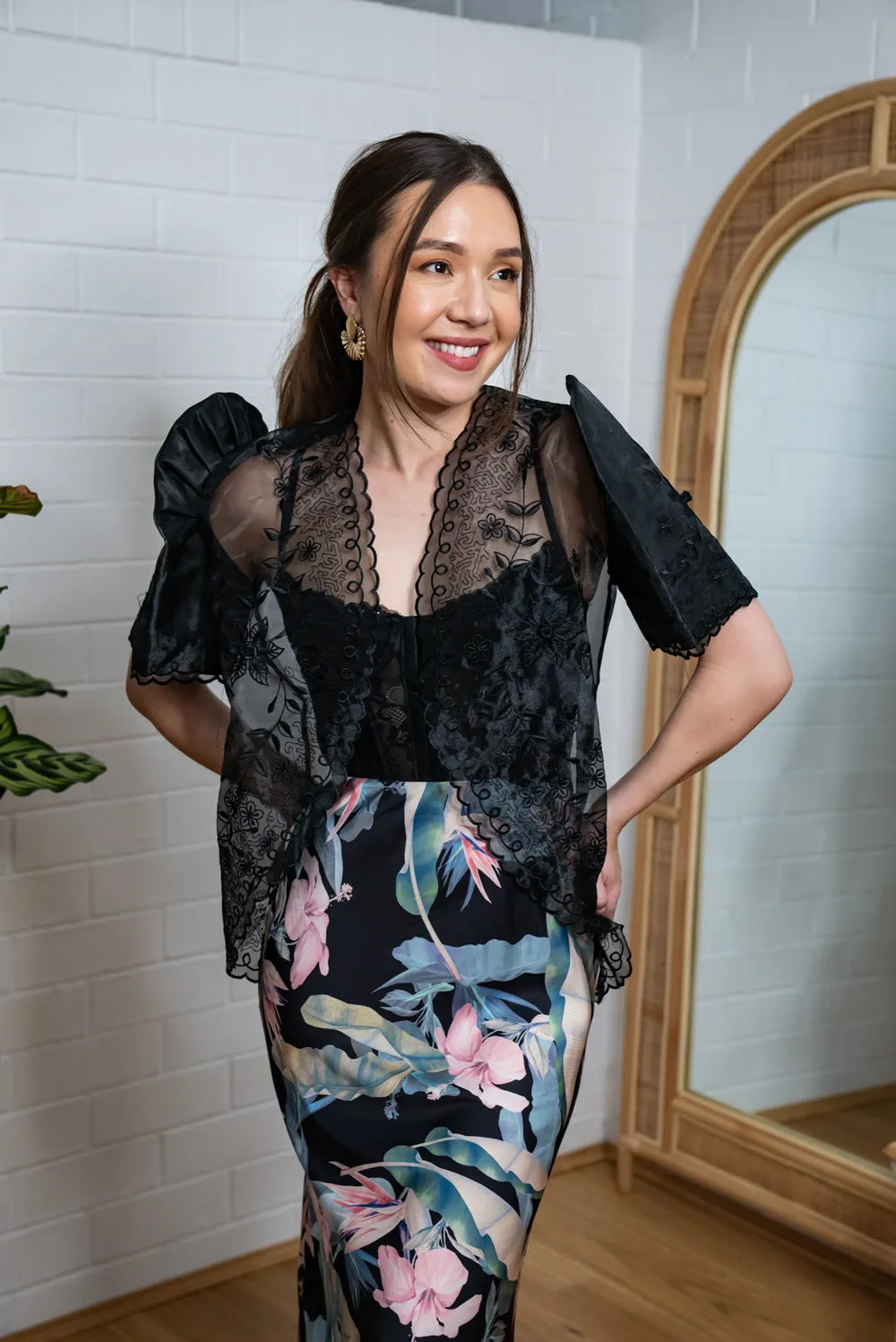 Tating Mestiza Blazer (Midnight Black)