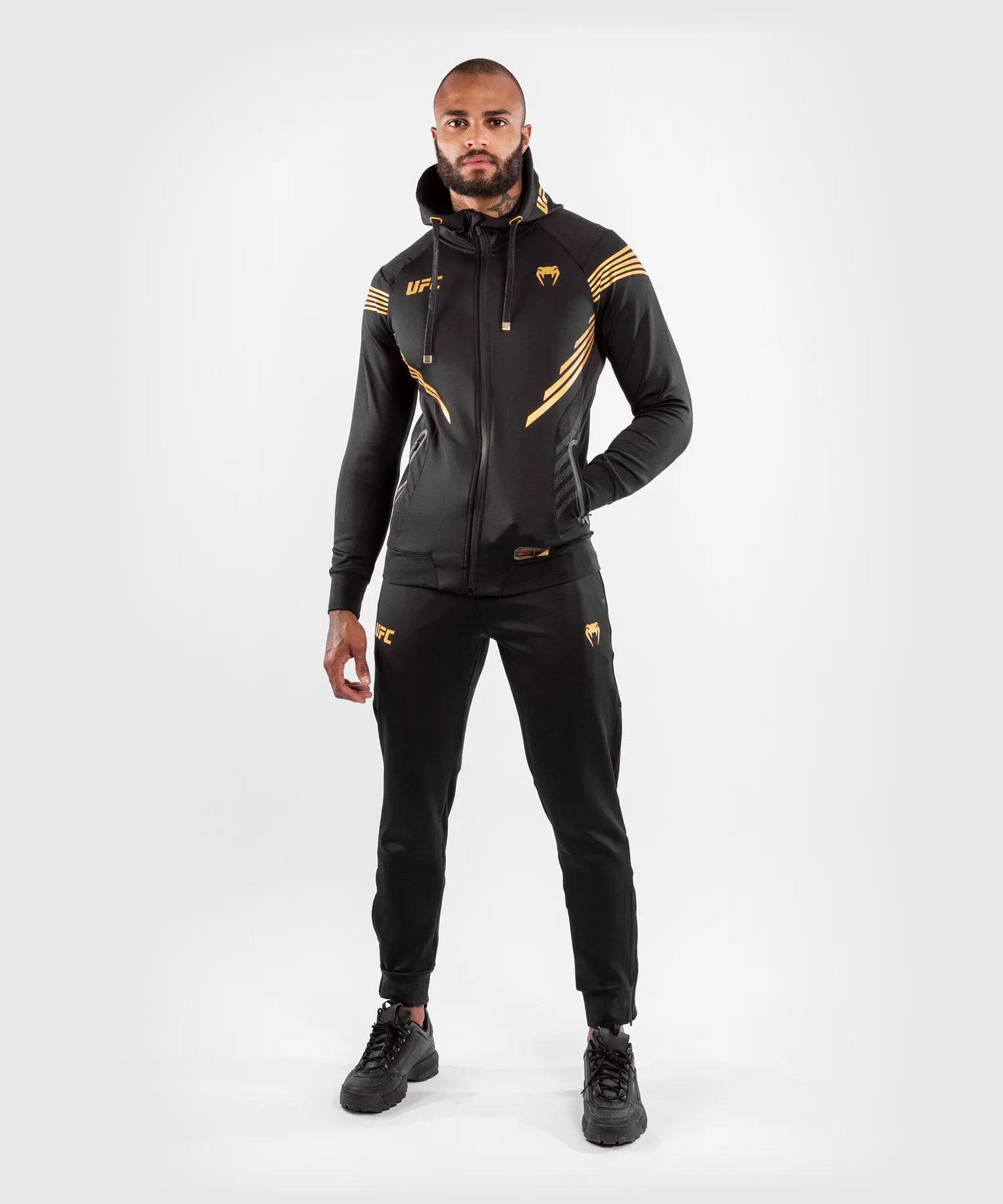 UFC Venum Gepersonaliseerd Authentic Fight Night Walkout Hoodie voor heren - Champion
