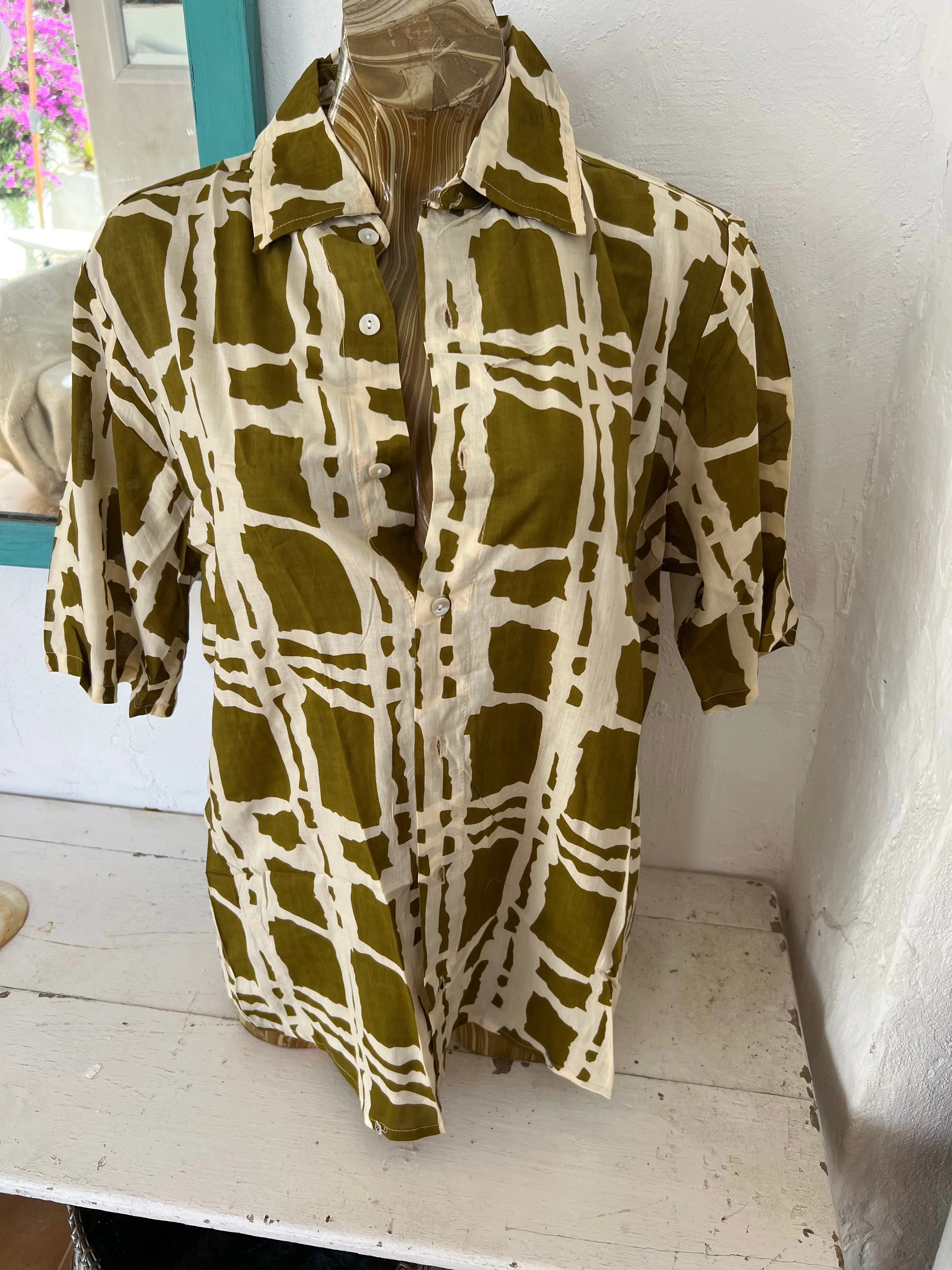 Uni sex shirt for Men or woman half sleeve in green square