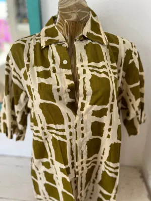 Uni sex shirt for Men or woman half sleeve in green square