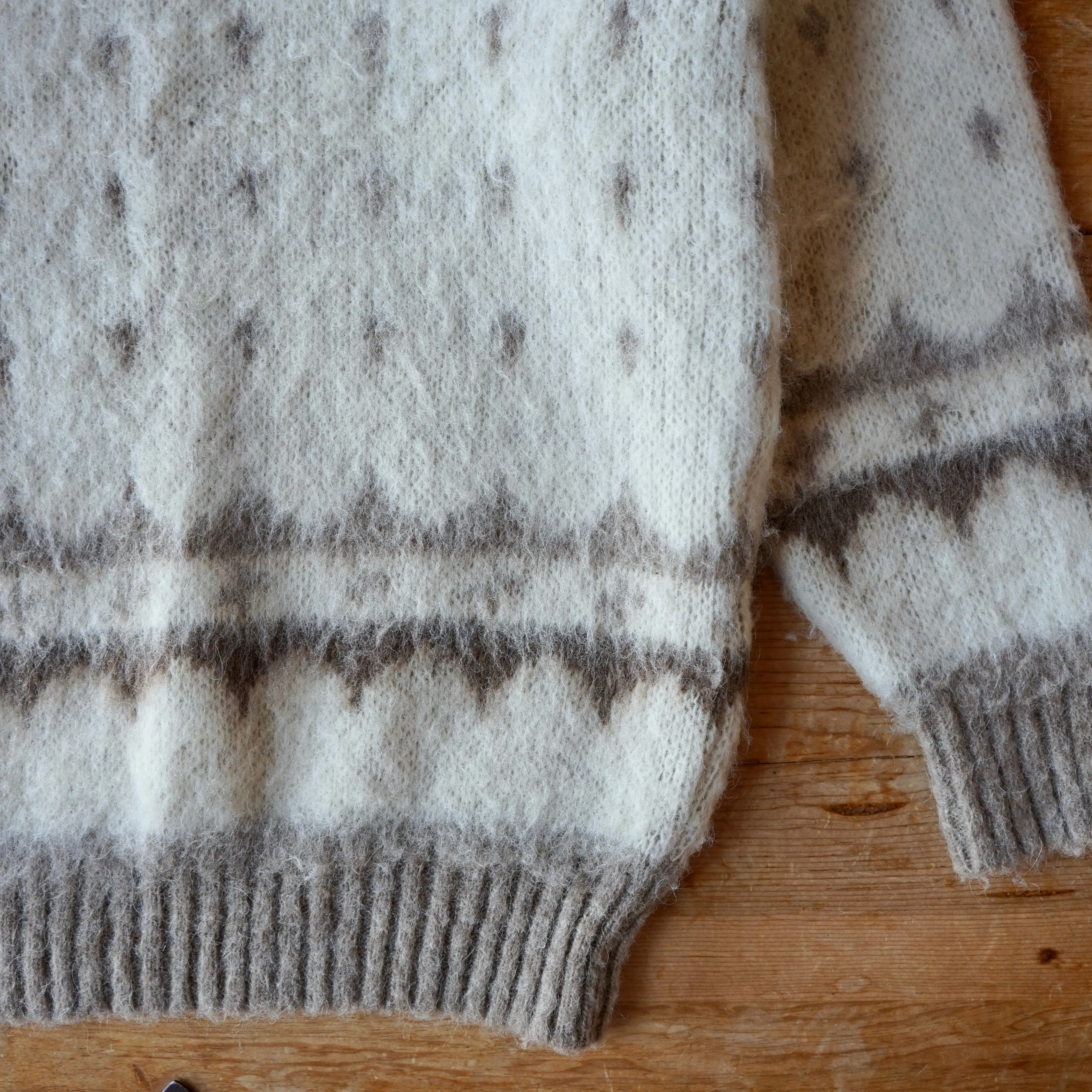 Vintage Akra Pjron Neutrals Sweater Size M/L