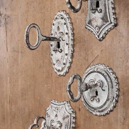 Vintage Key Metal Hooks, Set of 4