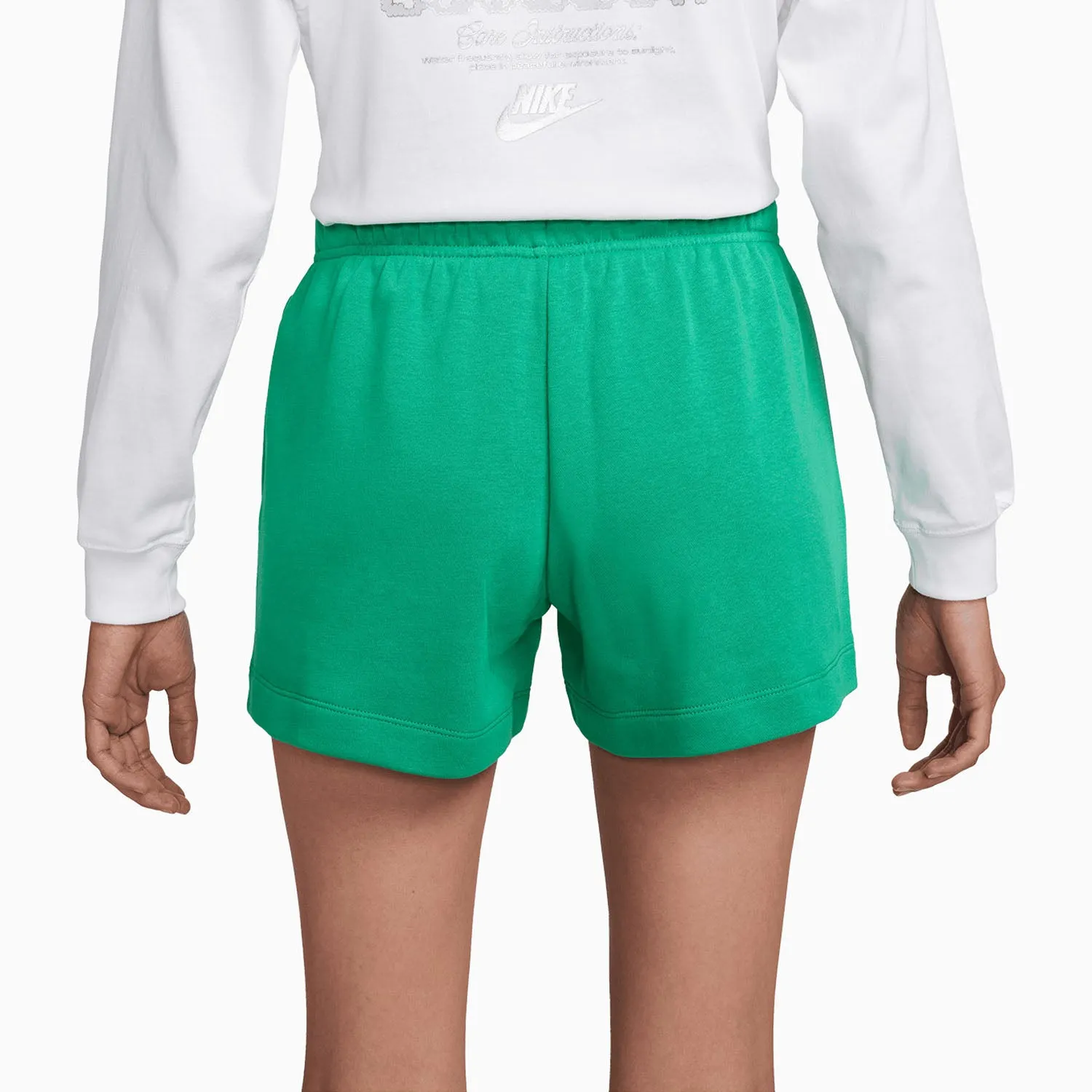 Women's Sportswear Essentials Outfit